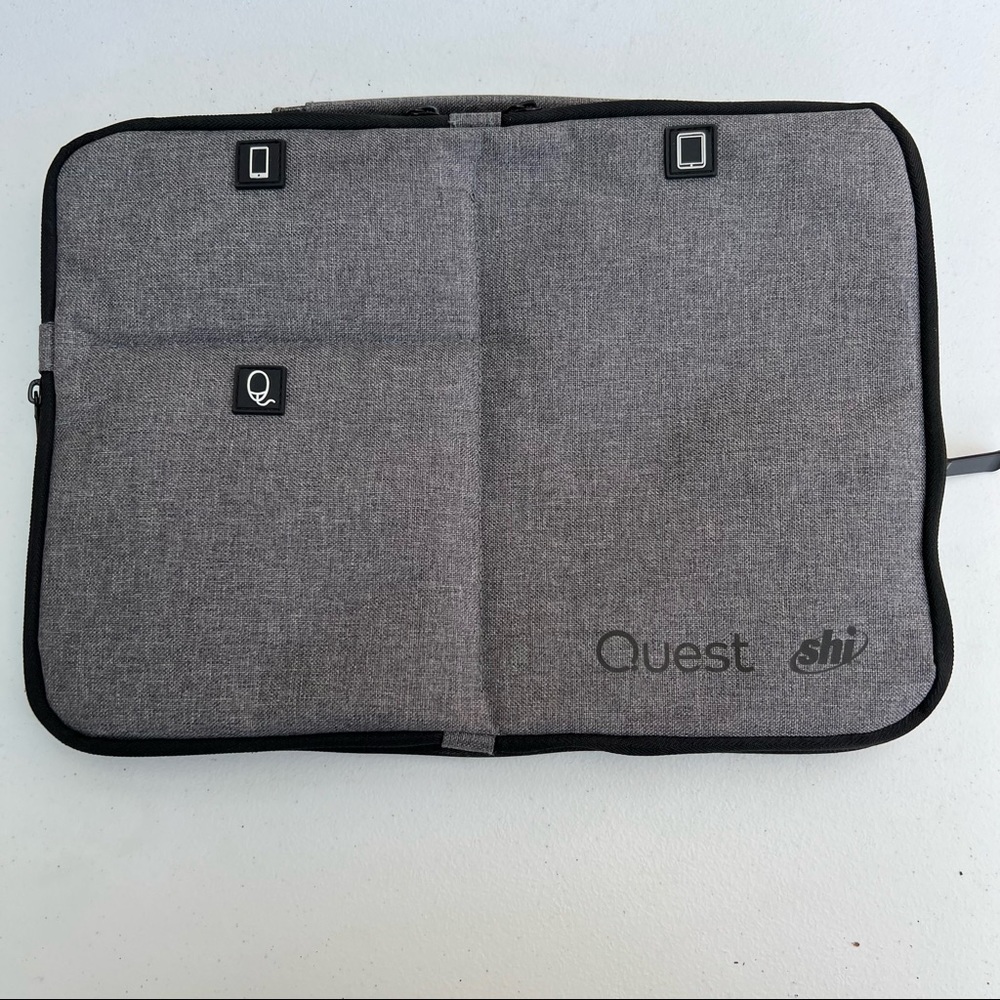 Quest Laptop Cover Gray and Black